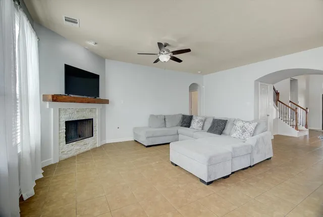 $375,000 | 326 Polar Bear Trail, Crosby, TX 77532