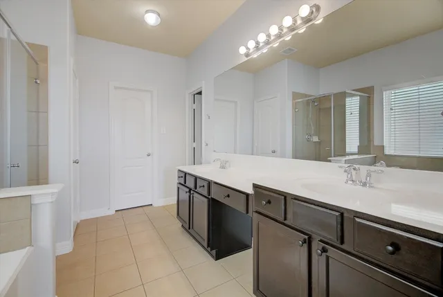 $375,000 | 326 Polar Bear Trail, Crosby, TX 77532