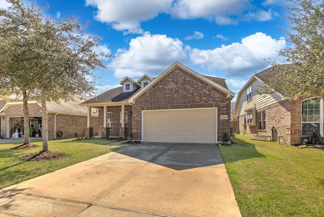 $375,000 | 326 Polar Bear Trail, Crosby, TX 77532