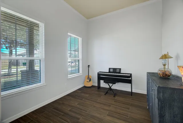 $375,000 | 326 Polar Bear Trail, Crosby, TX 77532