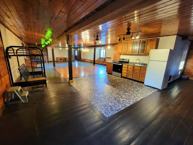 $520,000 | 15 Jackson Hole Drive, Carthage, ME 04224