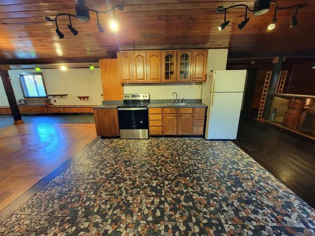 $520,000 | 15 Jackson Hole Drive, Carthage, ME 04224