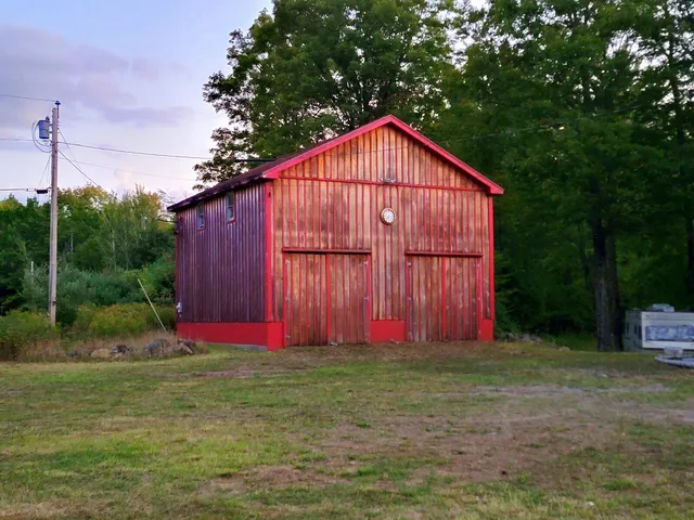 $520,000 | 15 Jackson Hole Drive, Carthage, ME 04224