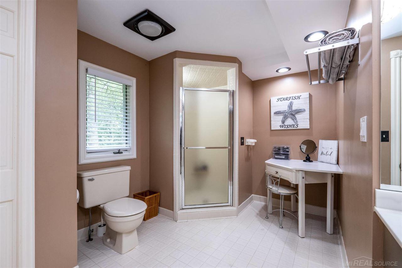 5645 Oak Bluff Road Rochester, MI 48306 - Photo 44 of 58 50052453-43.JPG