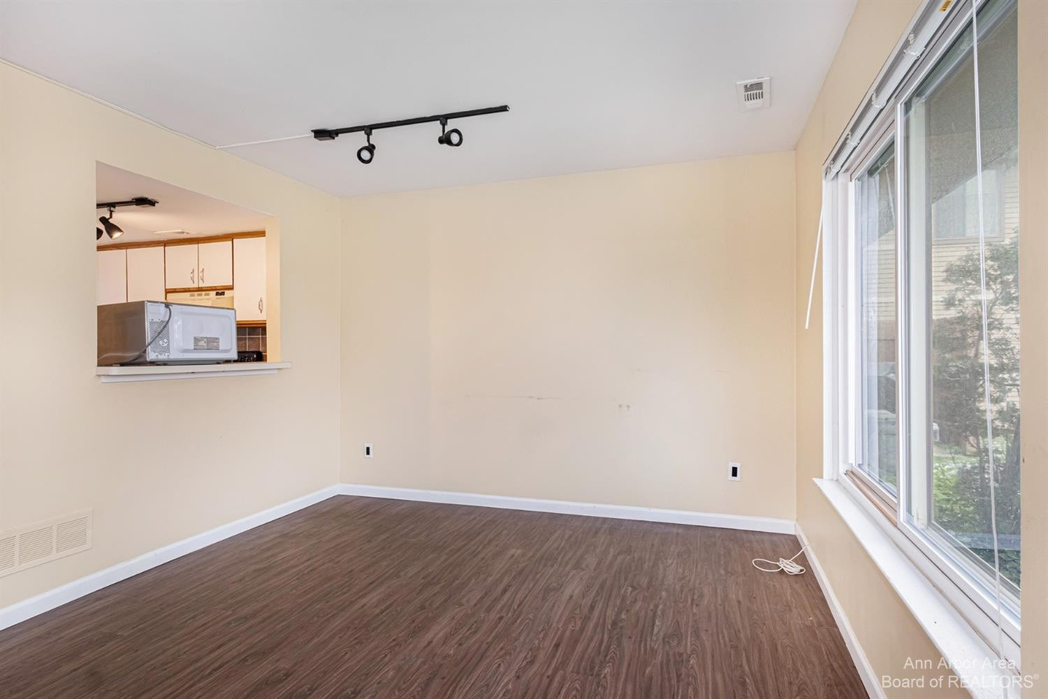 350 Briarcrest Drive, Unit 168 Ann Arbor, MI 48104 - Photo 6 of 21 Photo 6