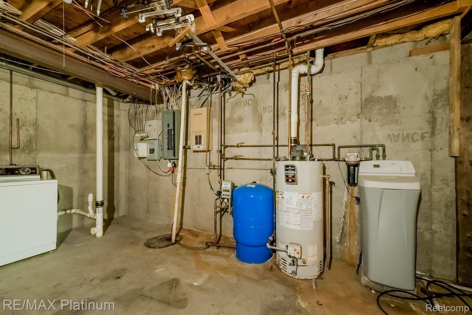 9262 Townley Road Fenton, MI 48430 - Photo 44 of 65 044-photo-utility-room-8522408.jpg