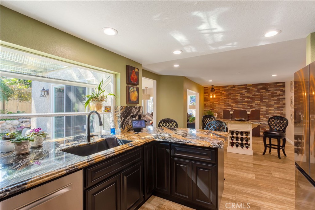 638 Riverview Drive Redlands, CA 92374 - Photo 12 of 48