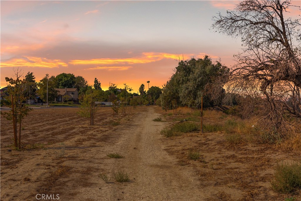 638 Riverview Drive Redlands, CA 92374 - Photo 2 of 48 Walking path across the street