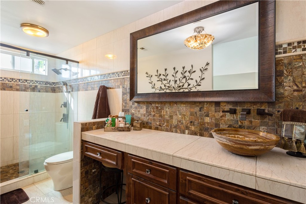 638 Riverview Drive Redlands, CA 92374 - Photo 24 of 48 main bedroom bath