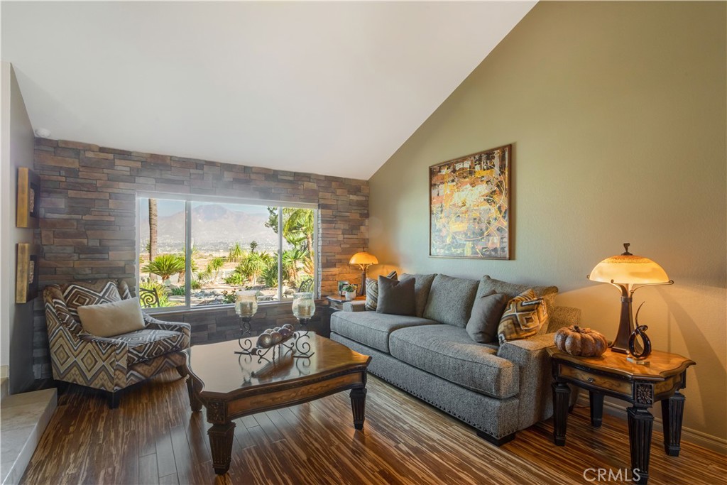 638 Riverview Drive Redlands, CA 92374 - Photo 3 of 48