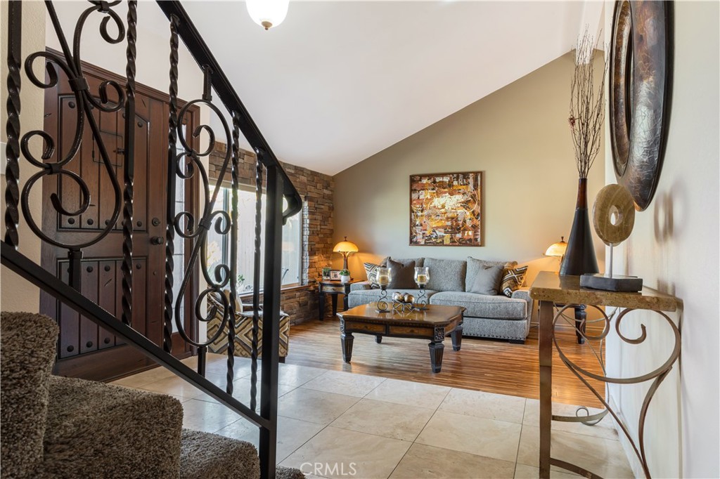 638 Riverview Drive Redlands, CA 92374 - Photo 8 of 48