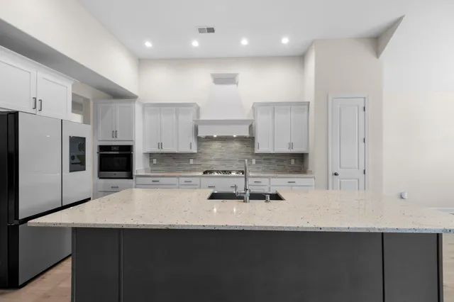 $630,000 | 5143 Lawrenceburg Lane, Lakeland, TN 38002