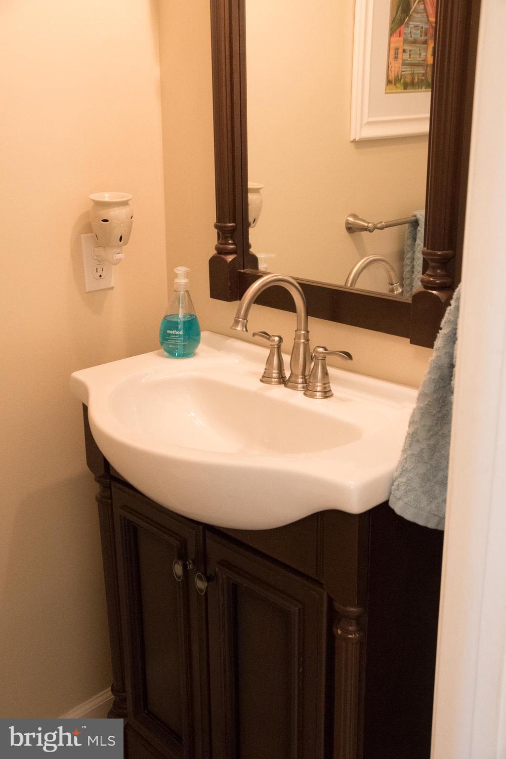 5149 Church Road Mount Laurel, NJ 08054 - Photo 15 of 32 Powder Room