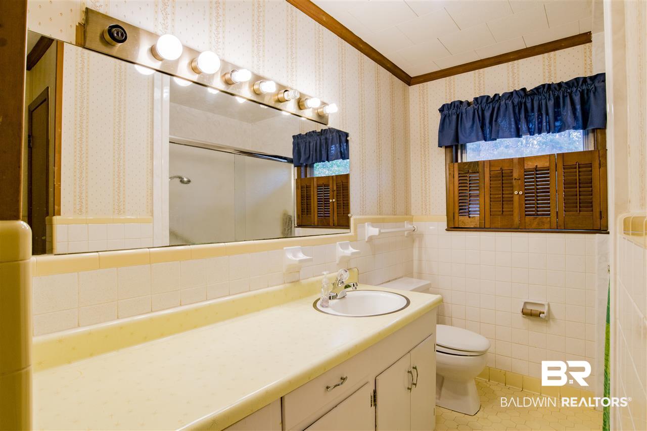 21640 County Road 49 Silverhill, AL 36576 - Photo 18 of 42 hall bath