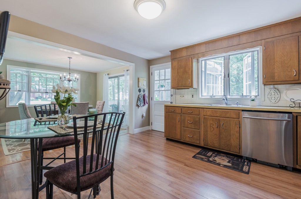9 Glen Meadow Road Andover, MA 01810 - Photo 10 of 26 Gallery Image 10