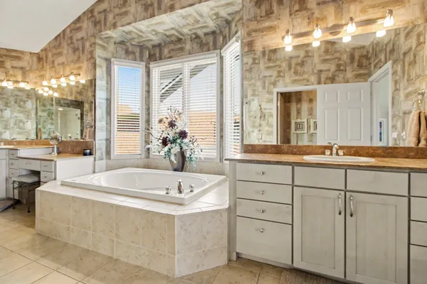 $824,000 | 5359 Pinnacle Court, Ann Arbor, MI 48108