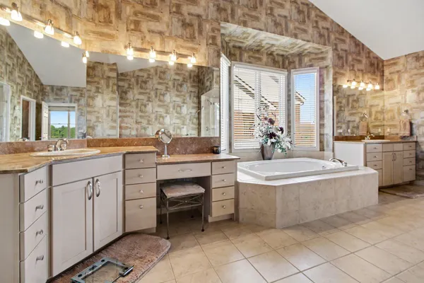 $824,000 | 5359 Pinnacle Court, Ann Arbor, MI 48108