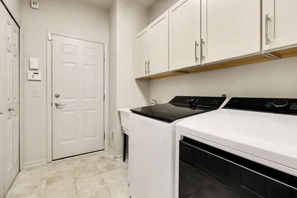 $824,000 | 5359 Pinnacle Court, Ann Arbor, MI 48108
