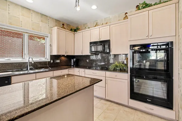 $824,000 | 5359 Pinnacle Court, Ann Arbor, MI 48108