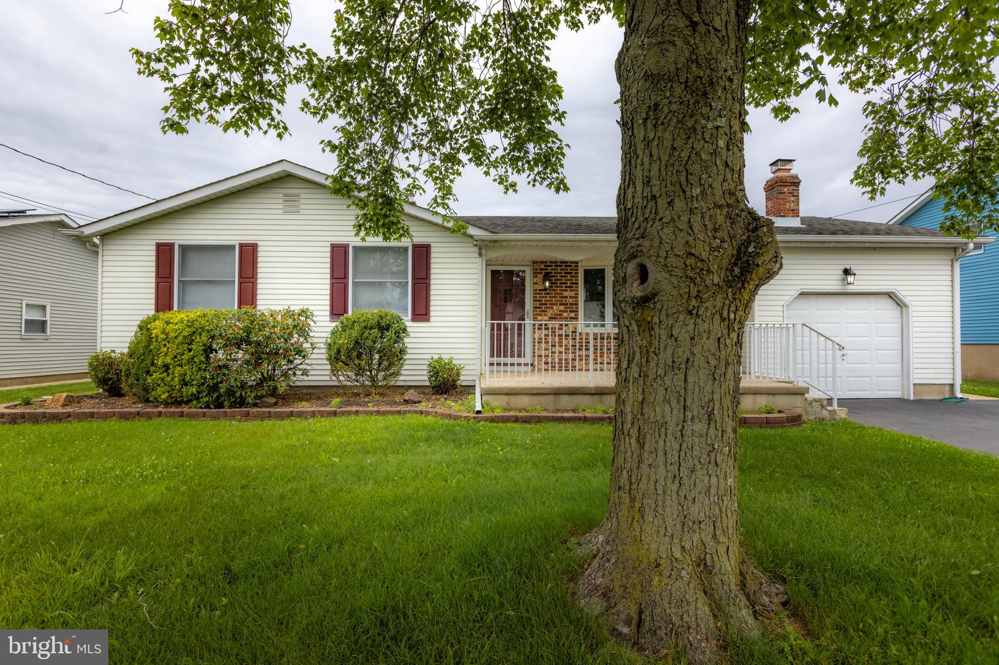 17 Edgemont Road Trenton, NJ 08620 - Photo 2 of 28 Front