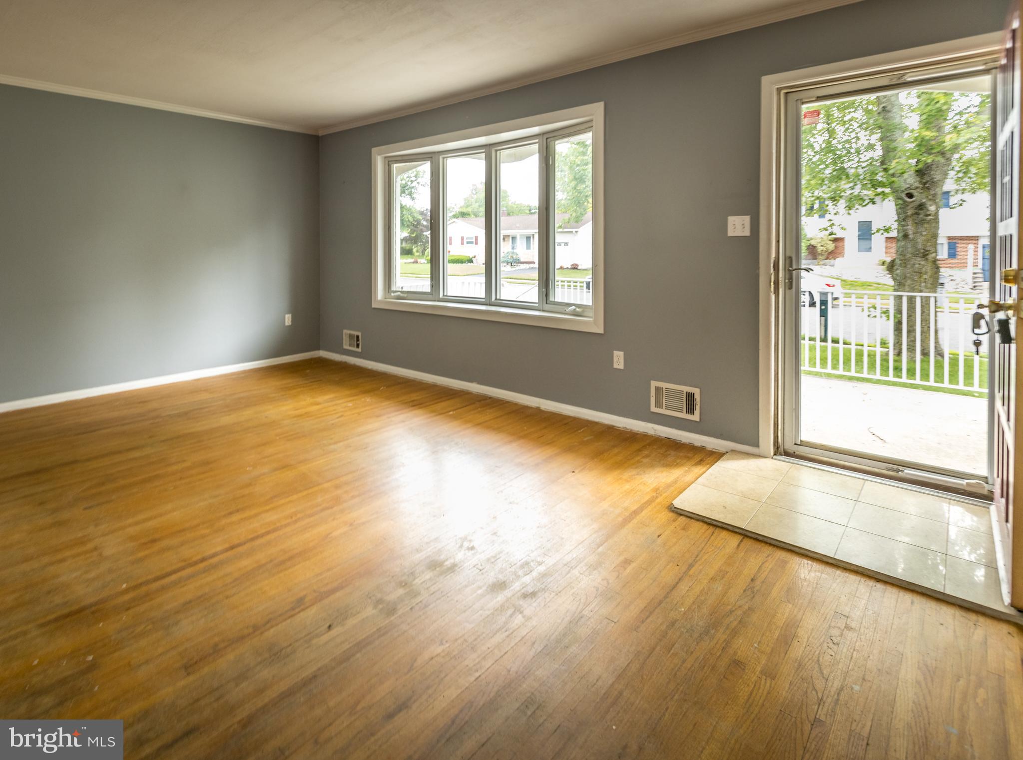 17 Edgemont Road Trenton, NJ 08620 - Photo 15 of 28 Living Room