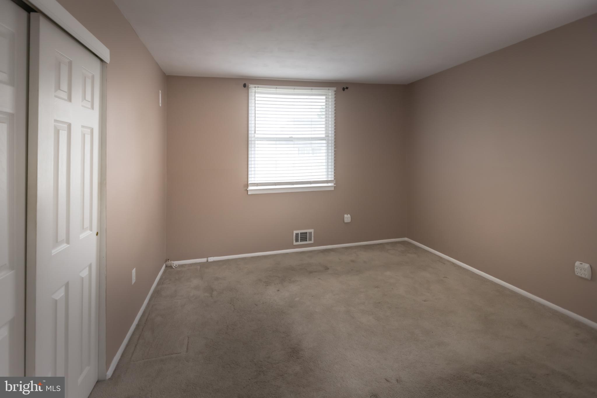 17 Edgemont Road Trenton, NJ 08620 - Photo 19 of 28 Bedroom 1