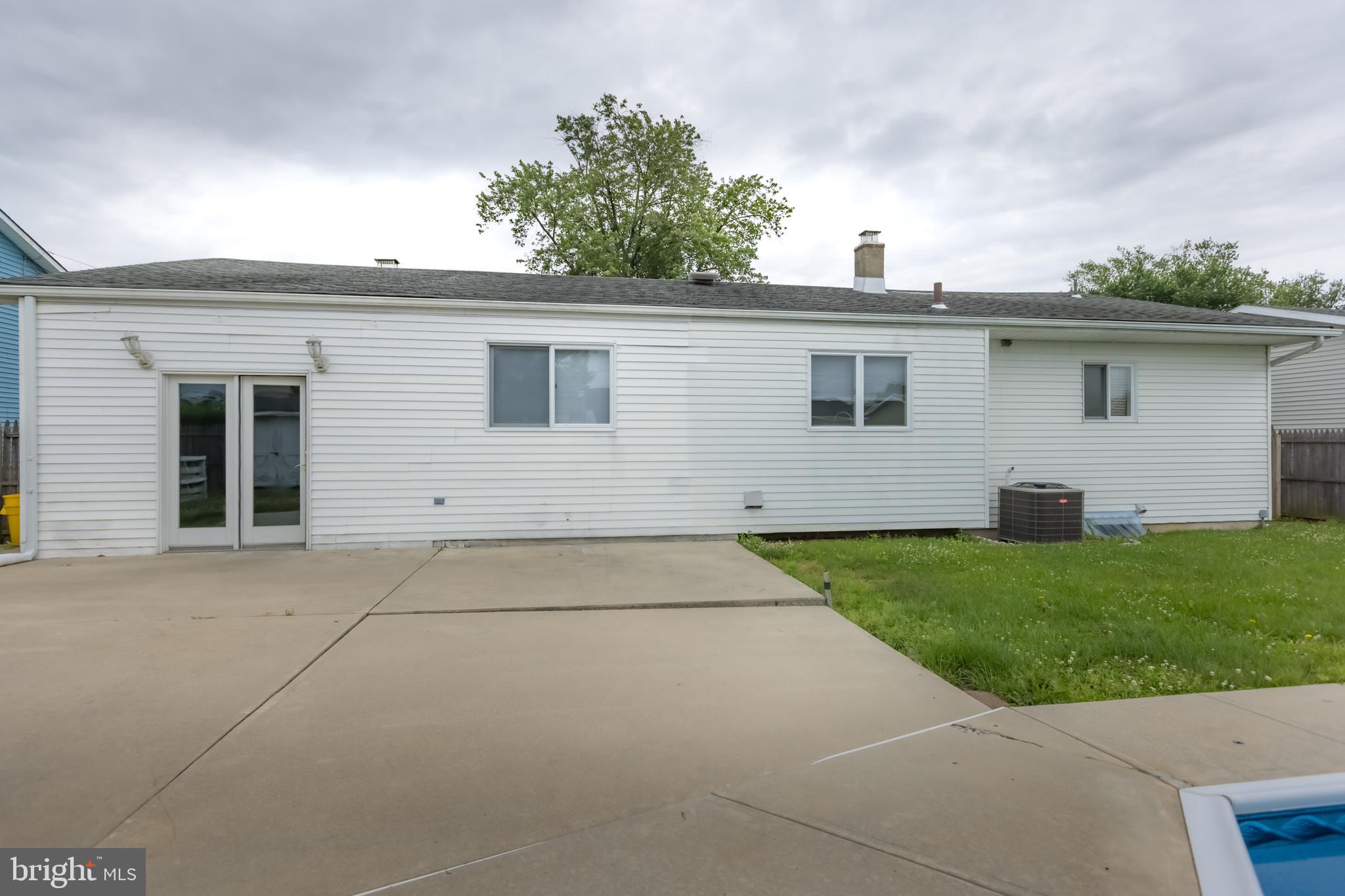 17 Edgemont Road Trenton, NJ 08620 - Photo 4 of 28 Rear view