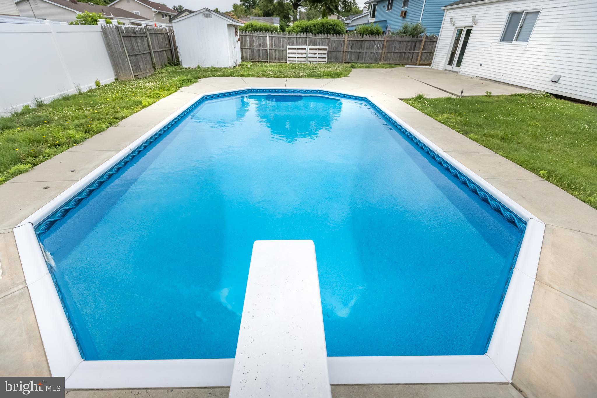 17 Edgemont Road Trenton, NJ 08620 - Photo 5 of 28 Pool