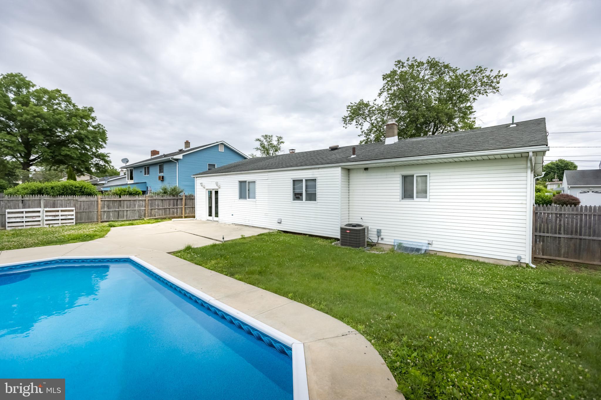 17 Edgemont Road Trenton, NJ 08620 - Photo 7 of 28 Rear view