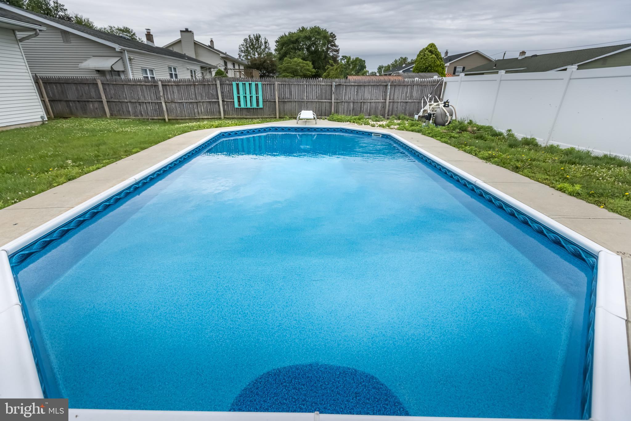17 Edgemont Road Trenton, NJ 08620 - Photo 8 of 28 Pool