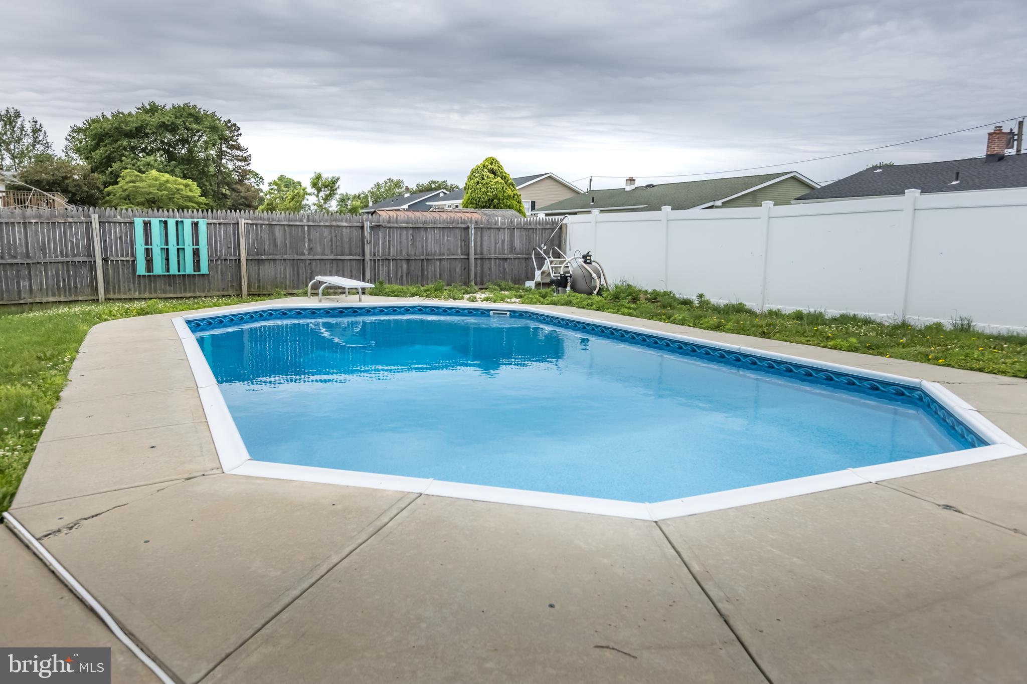 17 Edgemont Road Trenton, NJ 08620 - Photo 9 of 28 Pool