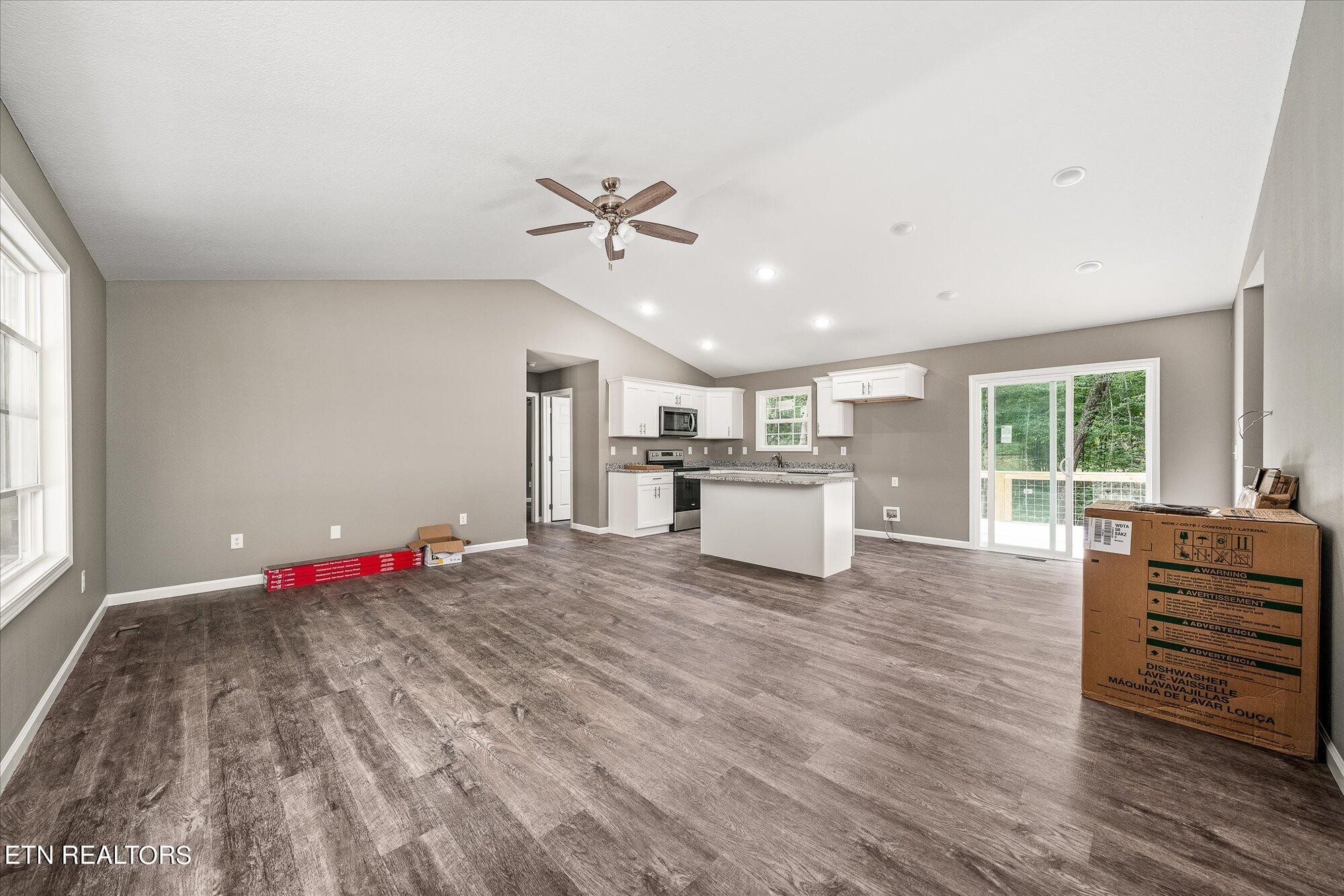 3039 Shawnee Road Crossville, TN 38572 - Photo 4 of 23 Gallery Image 4