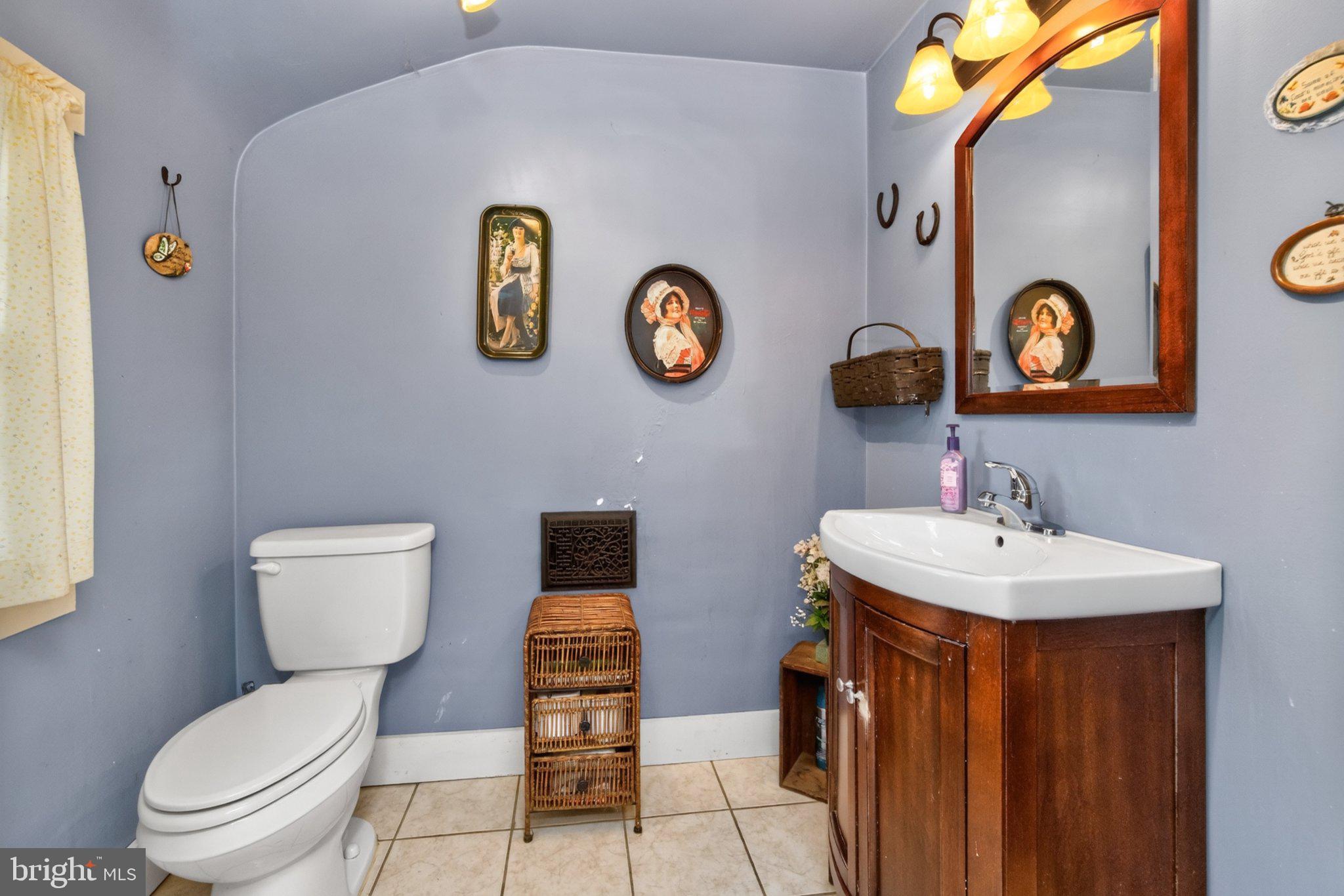 131 Pine Swamp Road Elverson, PA 19520 - Photo 16 of 41 Powder Room