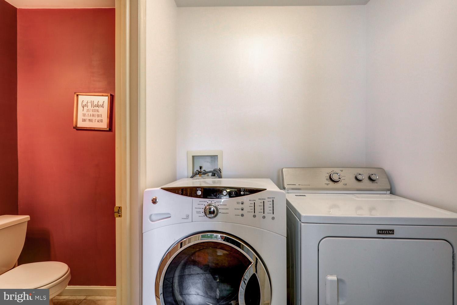 82 Robinhill Drive Lititz, PA 17543 - Photo 21 of 31 Laundry room