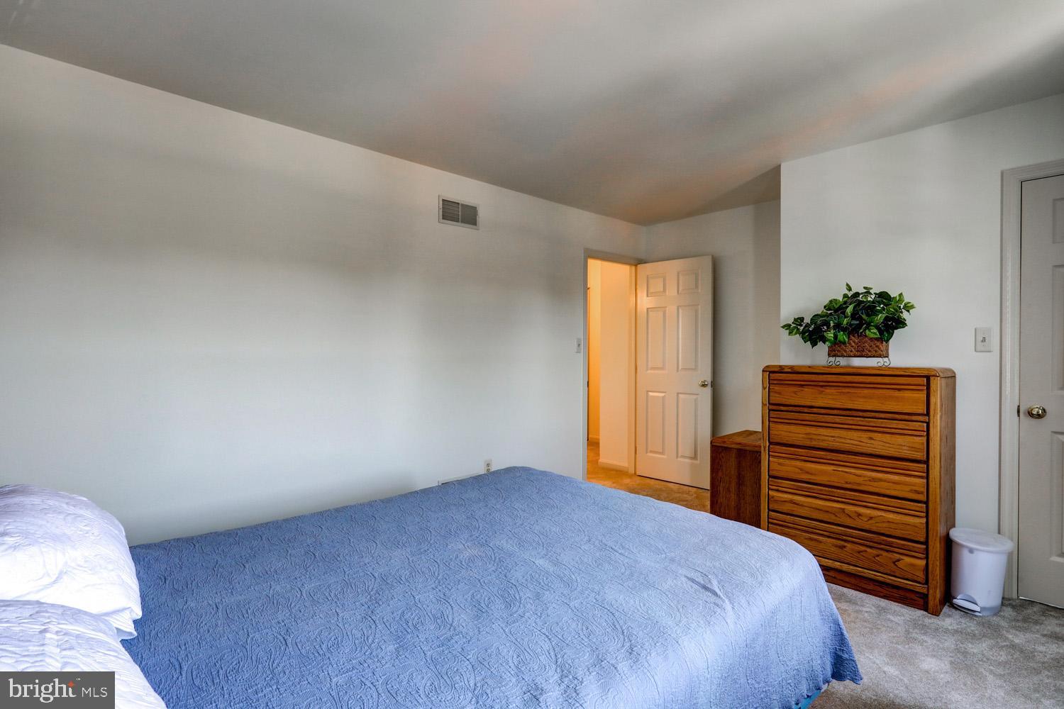 82 Robinhill Drive Lititz, PA 17543 - Photo 24 of 31 Primary bedroom has W/I closet