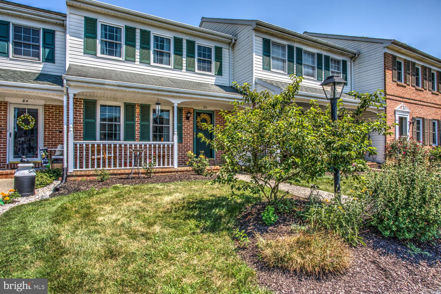 82 Robinhill Drive Lititz, PA 17543 - Photo 5 of 31 Front yard