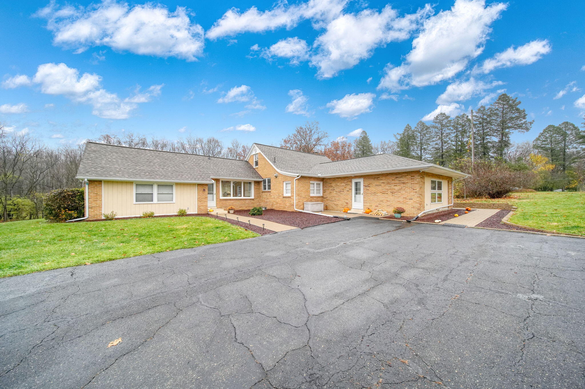 3965 Kibby Road Jackson, MI 49201 - Photo 6 of 70 5-web-or-mls-DSC02905_HDR