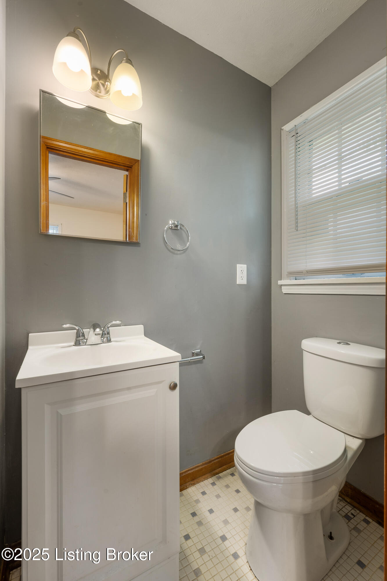 7103 Shepherdsville Road Louisville, KY 40219 - Photo 17 of 32 7103 Shepherdsville Rd-18