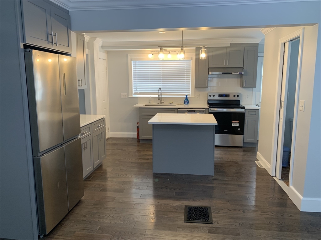 292 Billings Road Quincy, MA 02170 - Photo 4 of 20