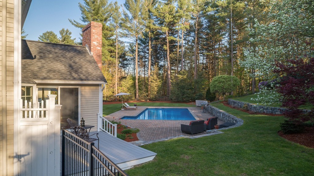 7 Endicott Road Andover, MA 01810 - Photo 3 of 30 Gallery Image 3