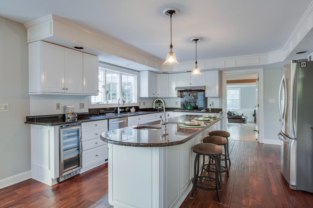 7 Endicott Road Andover, MA 01810 - Photo 4 of 30 Gallery Image 4