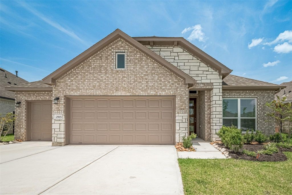 1051 Comal Trail Dayton, TX 77535 - Photo 3 of 49