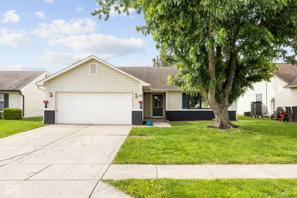 $269,900 | 19 Lake Drive South, Brownsburg, IN 46112