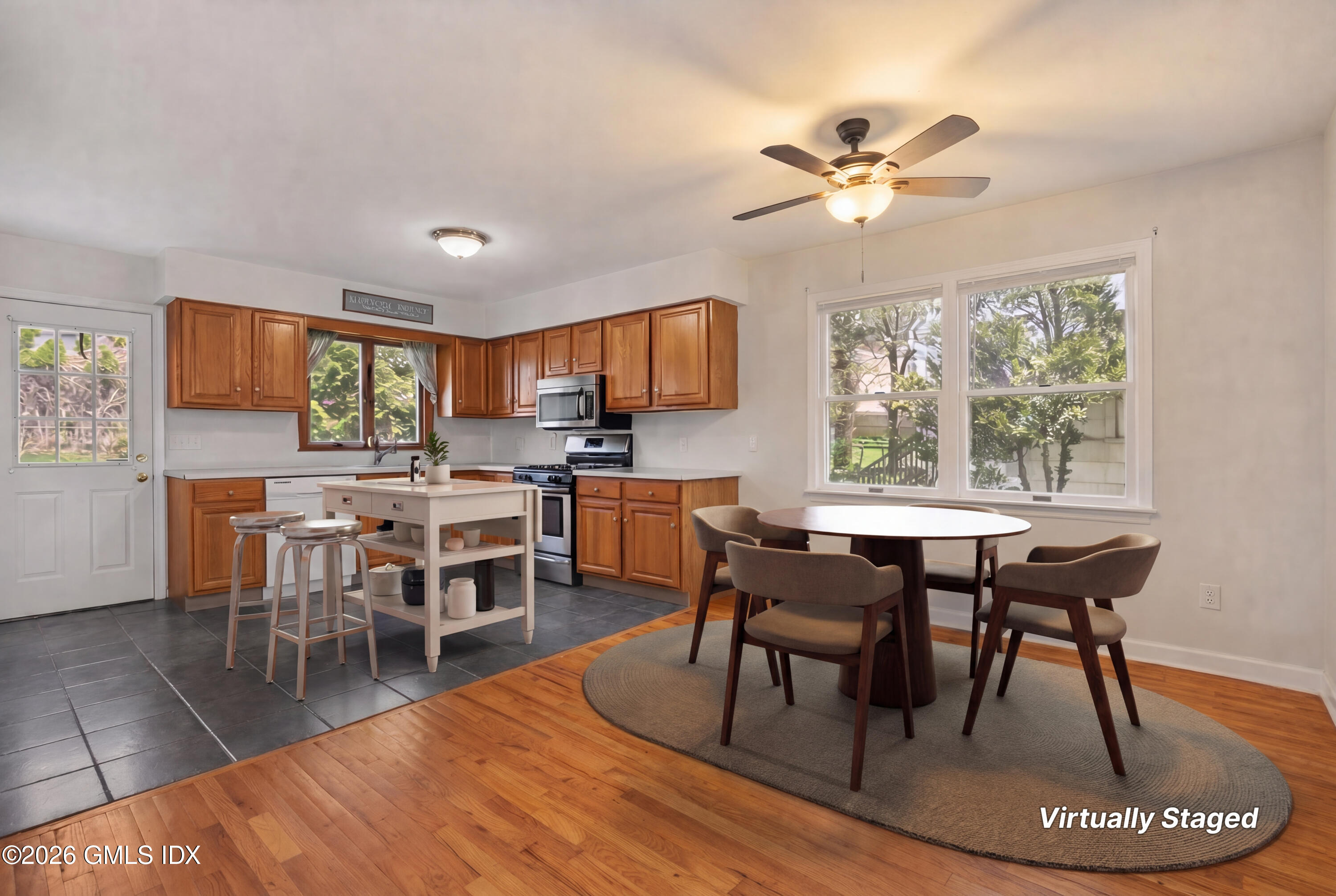 21 Division Street Greenwich, CT 06830 - Photo 7 of 37 4 - DSTW