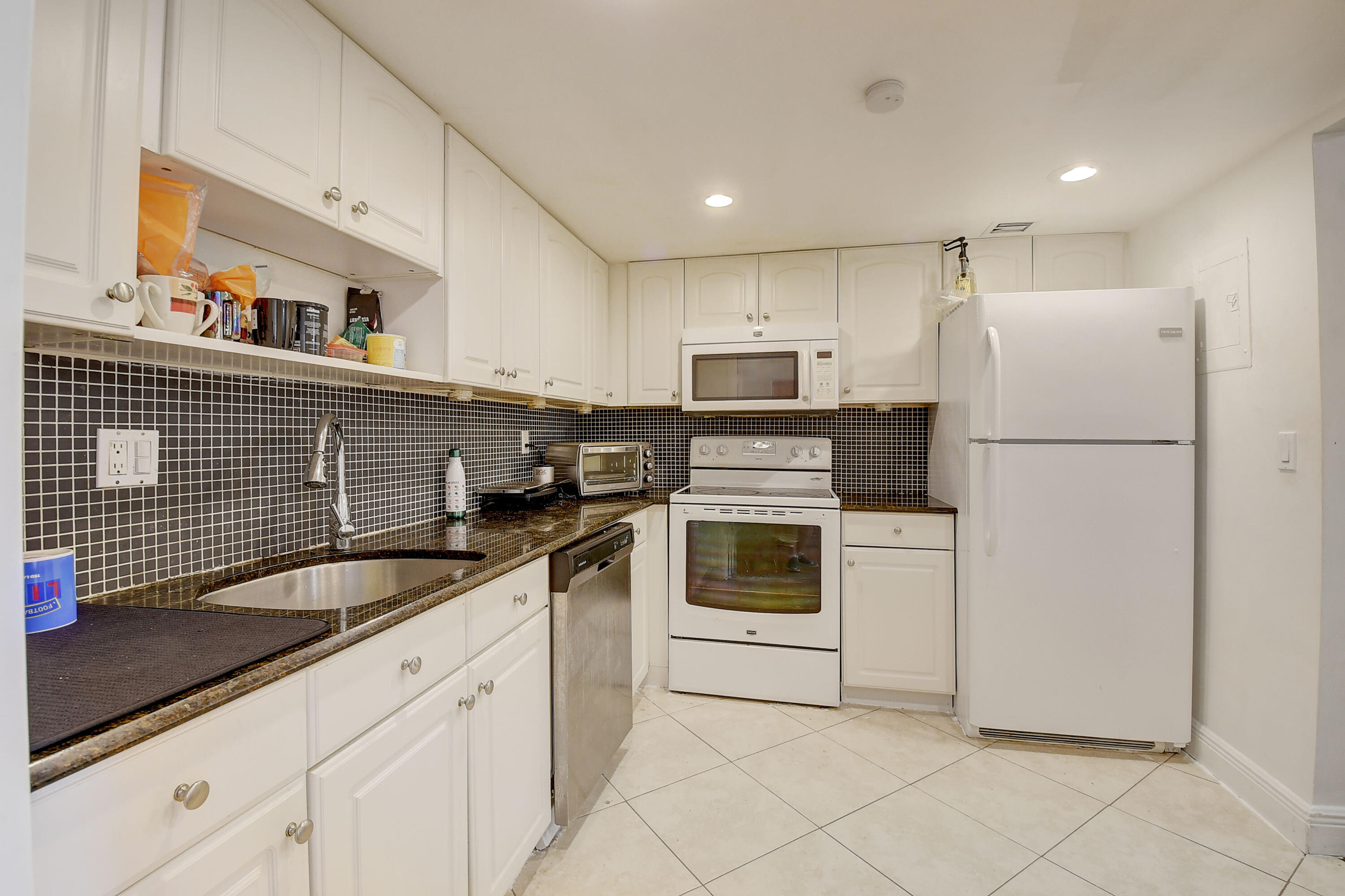 604 Northwest 13th Street, Unit 33 Boca Raton, FL 33486 - Photo 12 of 21 15_dsc_9684_5_6_7_8