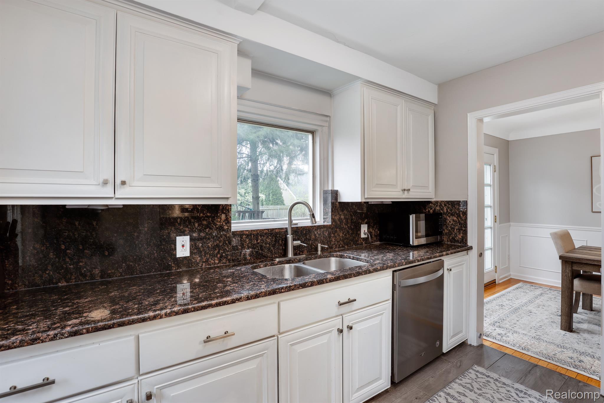 794 Cadieux Road Grosse Pointe, MI 48230 - Photo 8 of 29