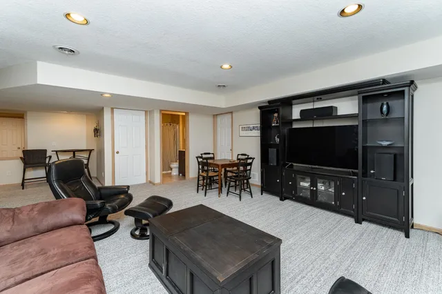 $888,000 | 3324 Fox Hollow Lane Southwest, Rochester, MN 55902