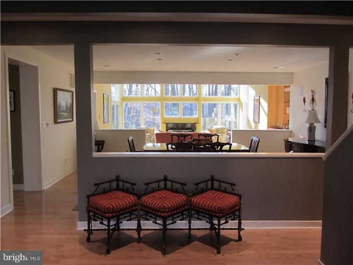 731 Glengarry Road Philadelphia, PA 19118 - Photo 2 of 25