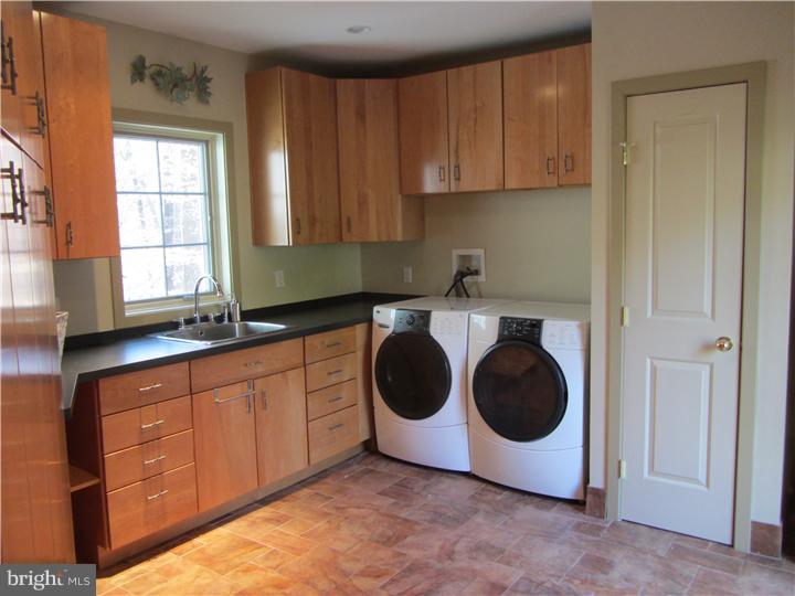 731 Glengarry Road Philadelphia, PA 19118 - Photo 12 of 25