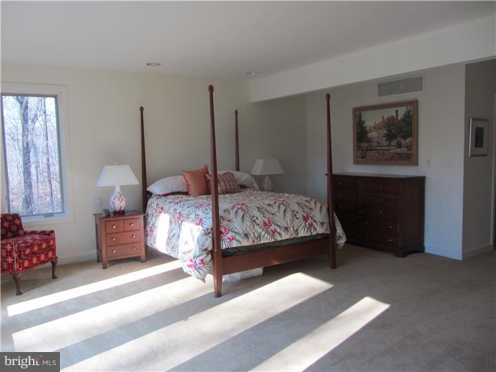 731 Glengarry Road Philadelphia, PA 19118 - Photo 13 of 25